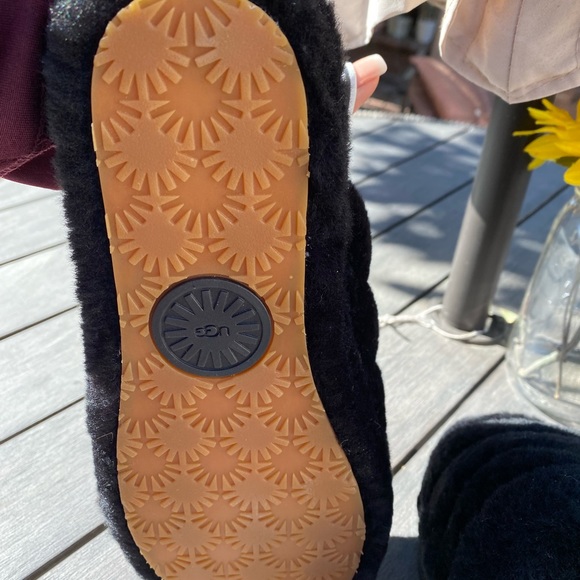 Womens ugg slippers size 10 - Picture 5 of 5